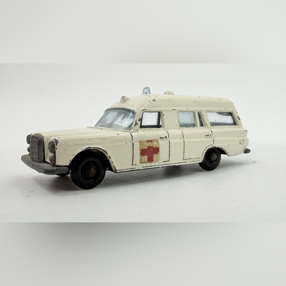Lesney Matchbox‎ #3 Mercedes Benz Binz Ambulance Regular Wheel 1968 Vintage